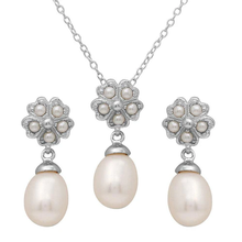 Load image into Gallery viewer, Sterling Silver Rhodium Plated Clover Leaf Fresh Water Pearl Earring And Necklace Set
