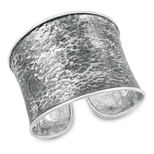 Load image into Gallery viewer, Sterling Silver Oxidized 48.2mm Handmade Hammered Thai Cuff Bracelet