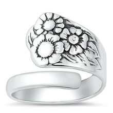 Load image into Gallery viewer, Sterling Silver Oxidized Flower Spoon Ring