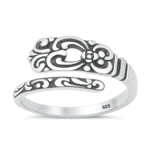 Load image into Gallery viewer, Sterling Silver Oxidized And Polished Baroque Spoon Ring