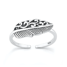 Load image into Gallery viewer, Sterling Silver Oxidized And Polished Leaf Toe Ring