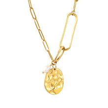 Load image into Gallery viewer, Stainless Steel Gold Color PVD Oval Plaque Freshwater Pearl Pendant Round Plaque Necklace