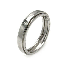 Load image into Gallery viewer, Sterling Silver Simple Band Ring Inlaid with Single Clear CzAnd Band Width of 4.5MM