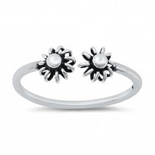 Load image into Gallery viewer, Sterling Silver Flower Ring